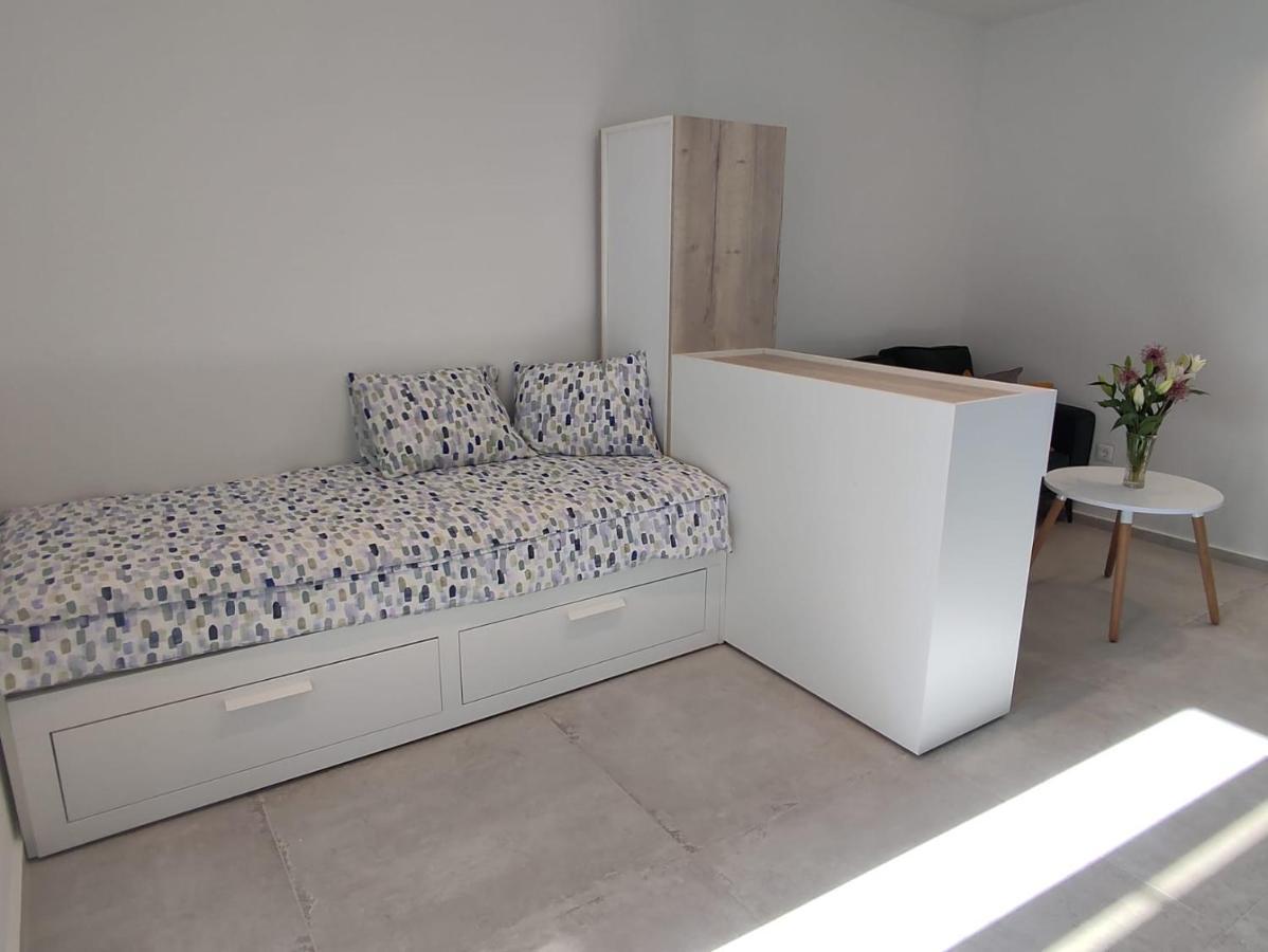 Studio Apartman Irma Cervar Пореч Екстериор снимка