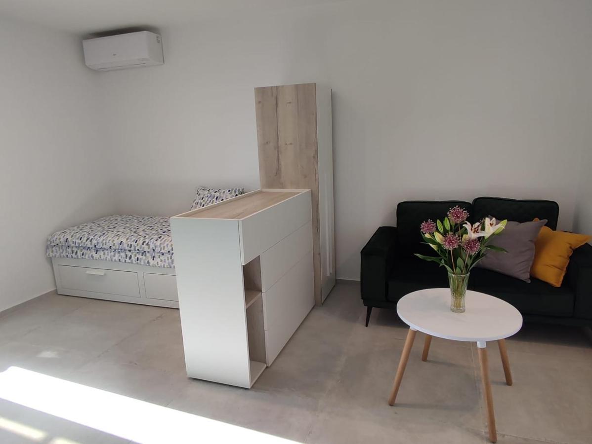 Studio Apartman Irma Cervar Пореч Екстериор снимка
