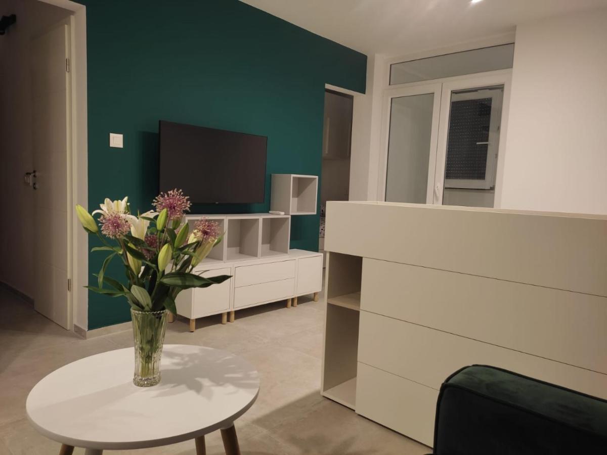 Studio Apartman Irma Cervar Пореч Екстериор снимка