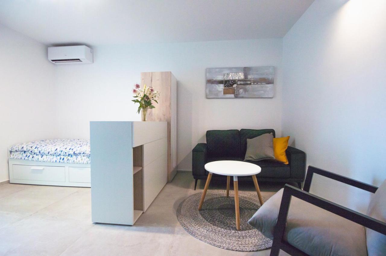Studio Apartman Irma Cervar Пореч Екстериор снимка